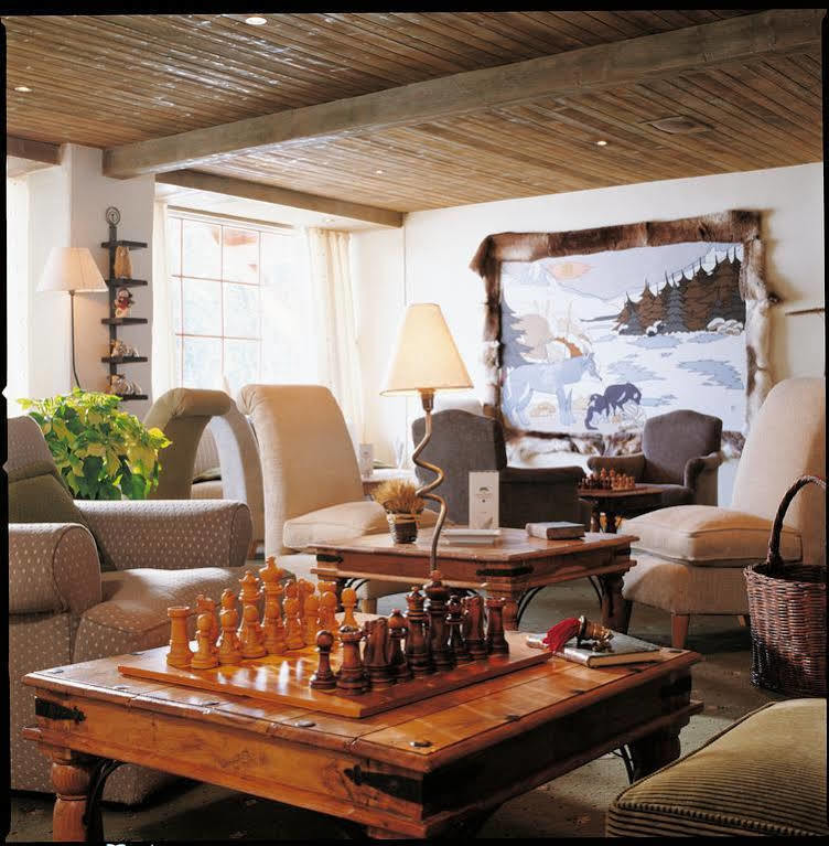 Grand Hotel Au Rond Point Des Pistes คูร์เชอแวล ภายนอก รูปภาพ