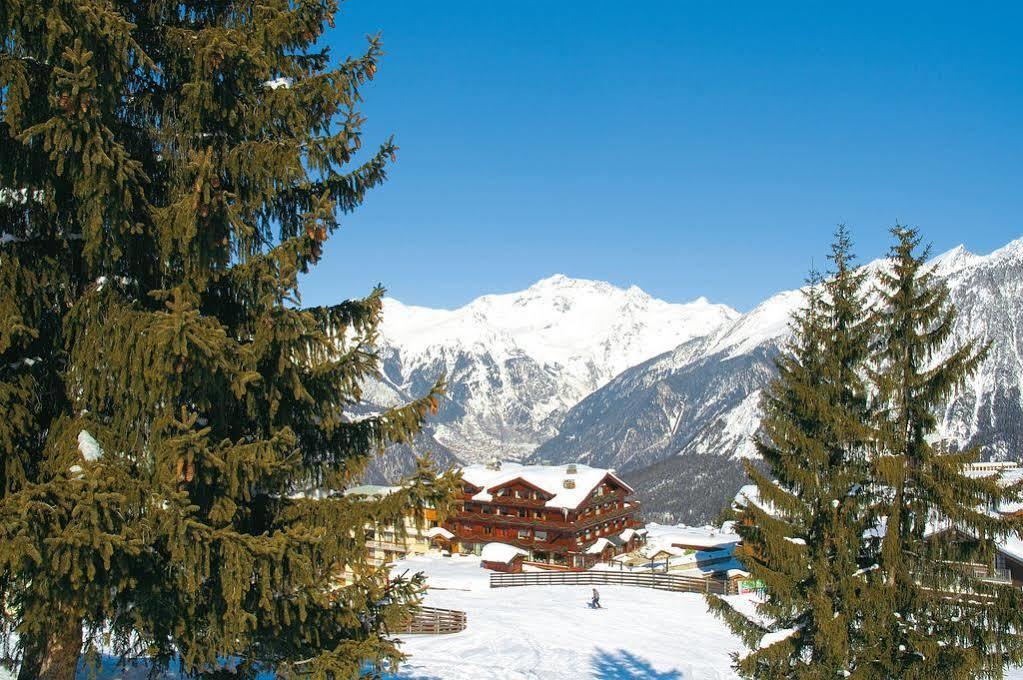 Grand Hotel Au Rond Point Des Pistes คูร์เชอแวล ภายนอก รูปภาพ