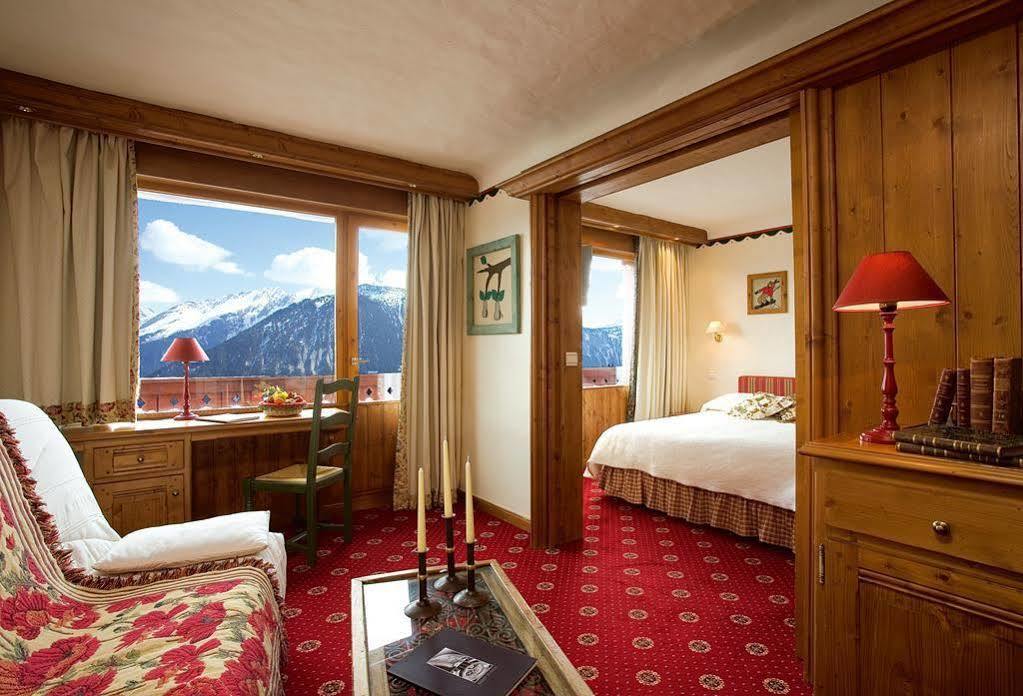 Grand Hotel Au Rond Point Des Pistes คูร์เชอแวล ภายนอก รูปภาพ