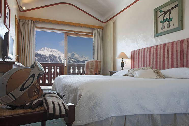 Grand Hotel Au Rond Point Des Pistes คูร์เชอแวล ภายนอก รูปภาพ