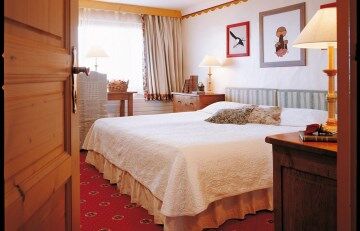 Grand Hotel Au Rond Point Des Pistes คูร์เชอแวล ภายนอก รูปภาพ